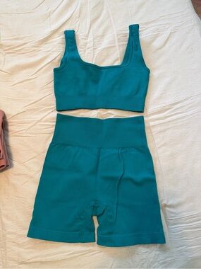 Teal Ribbed Seamless Crop Tank and High-Waist Biker Shorts Set